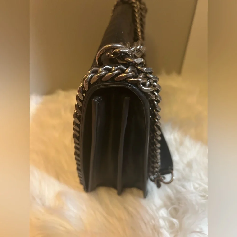 Zara Elegant Black Croc-Embossed Chain Bag